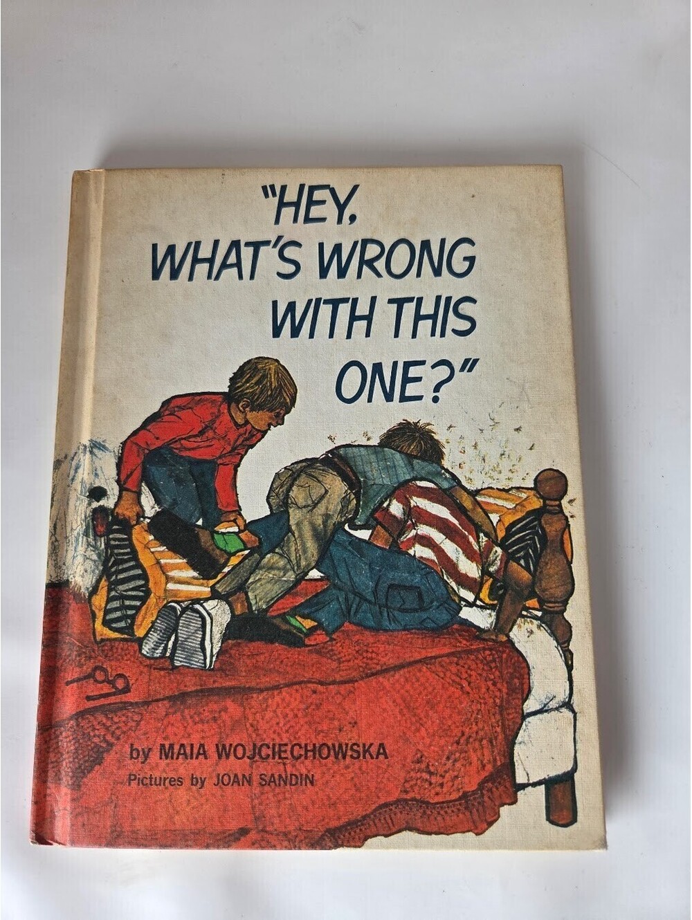 Hey What’s Wrong With This One 1969 Maia Wojciechowska Weekly Reader HC Book